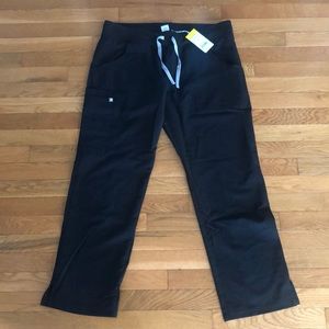 NWT FIGS Kade Cargo Pants. WOMENS